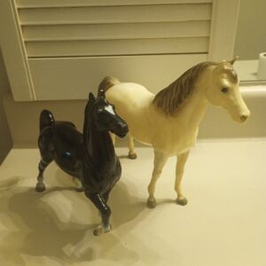 Breyer Horses Vintage Bundle Of Two Alabaster And Black Beauty